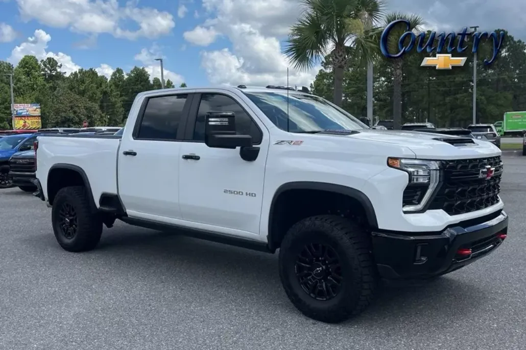 2024 Chevrolet Silverado 2500HD ZR2 photo 1