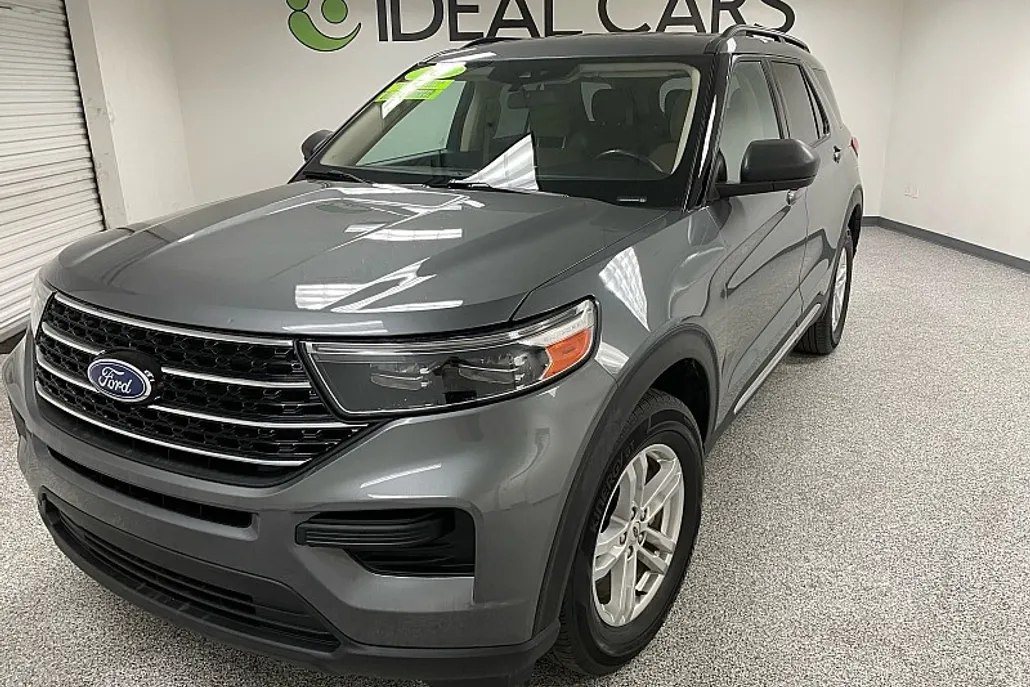 2021 Ford Explorer XLT photo 1