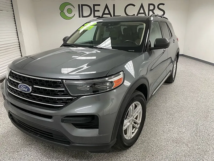 2021 Ford Explorer XLT photo 1