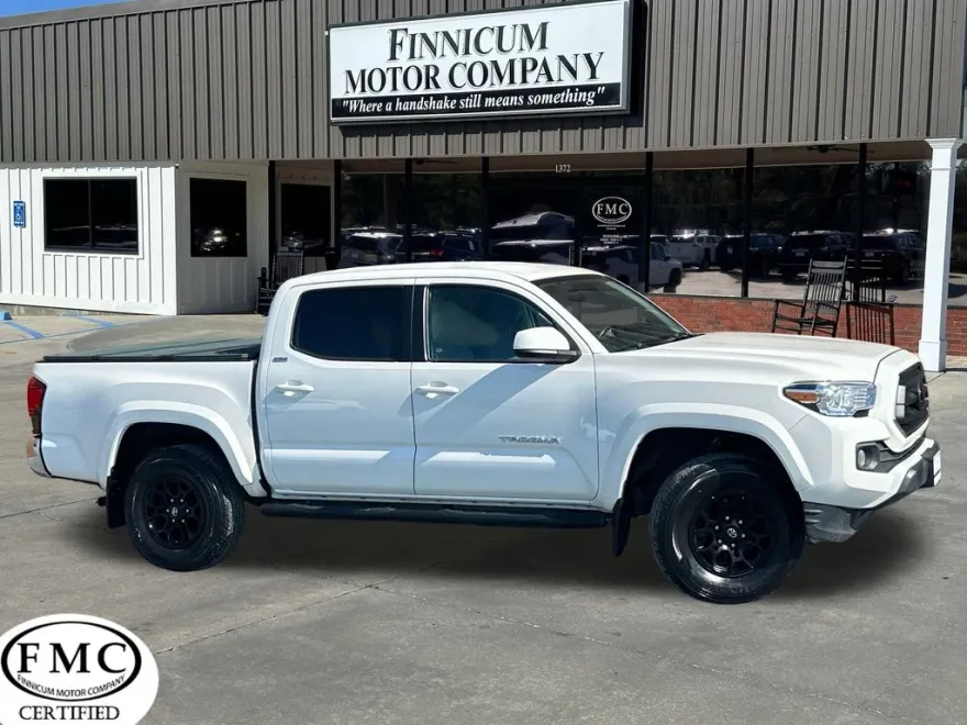 2021 Toyota Tacoma SR5 photo 1