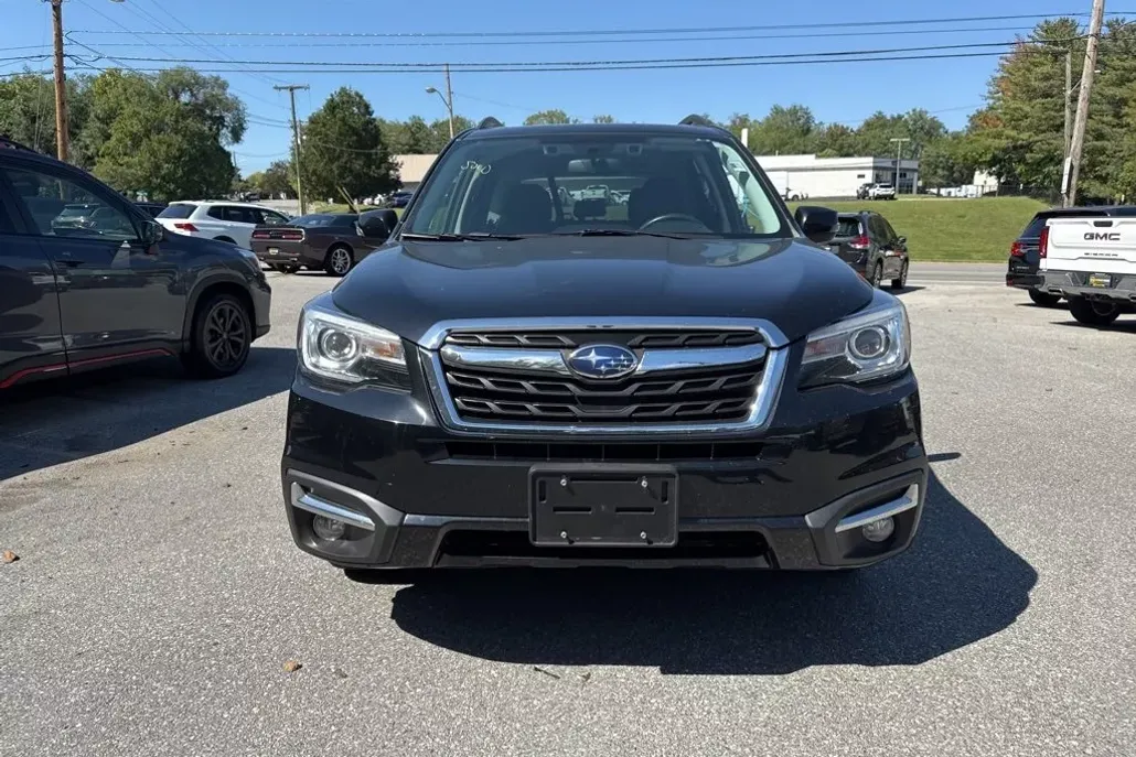 2017 Subaru Forester 2.5i Touring photo 1