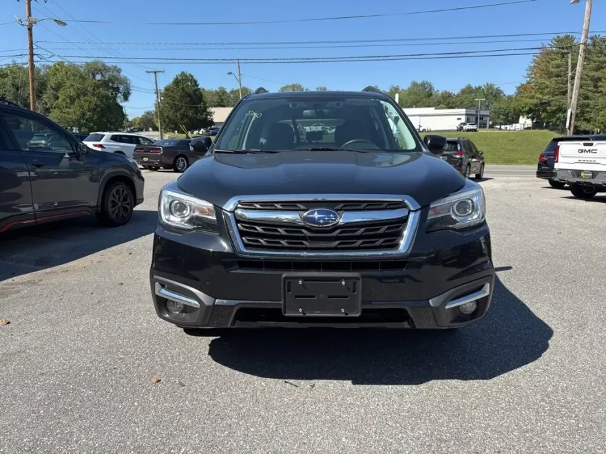 2017 Subaru Forester 2.5i Touring photo 1
