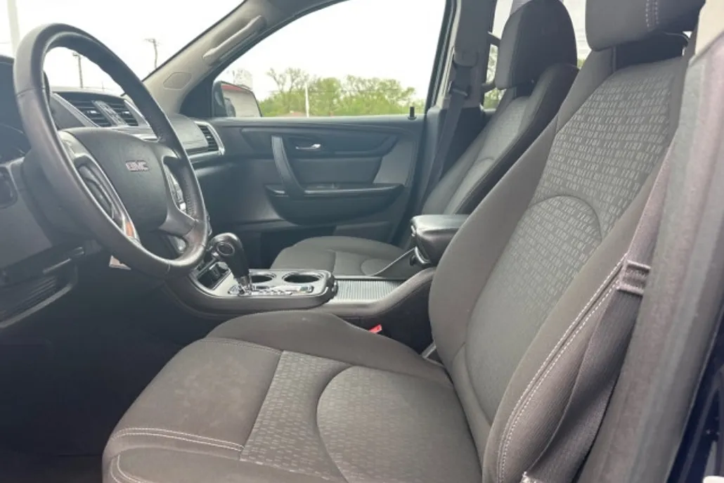 2015 Gmc Acadia SLE photo 1