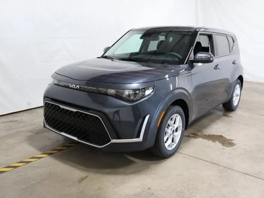 2025 Kia Soul LX photo 1