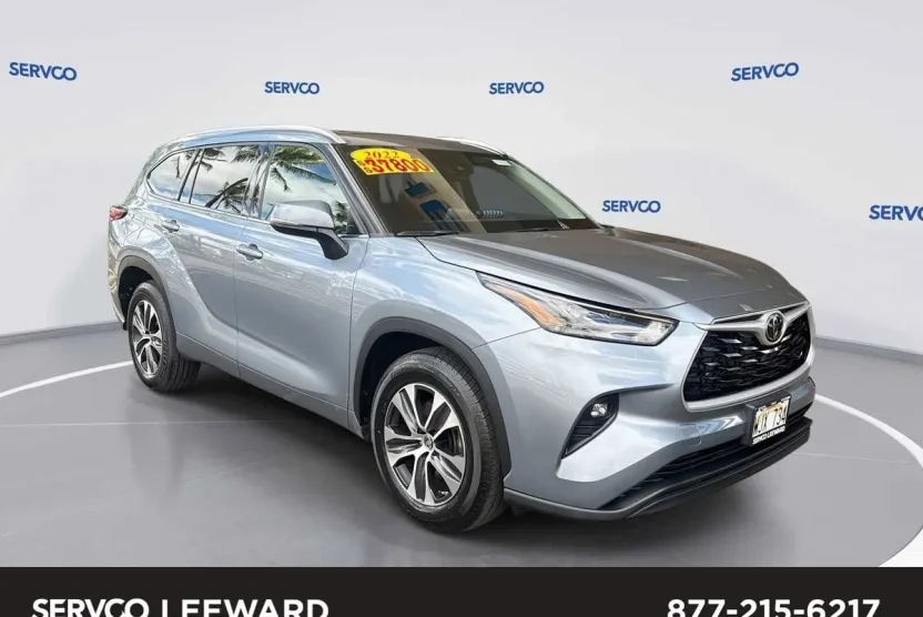 2022 Toyota Highlander XLE photo 1