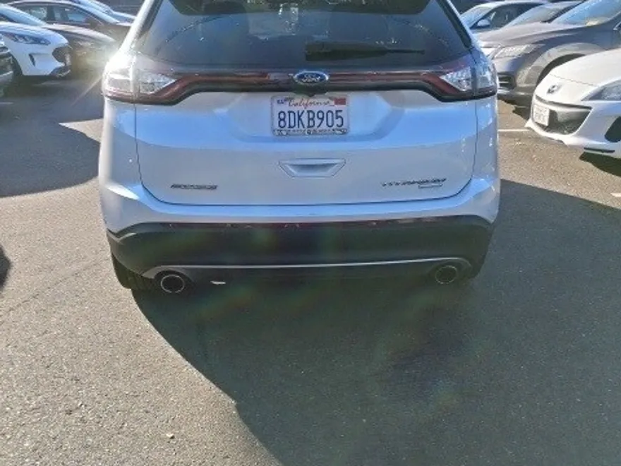 2018 Ford Edge Titanium photo 1
