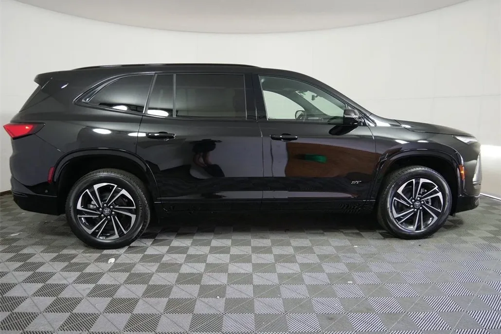 2026 Buick Enclave Sport Touring photo 1