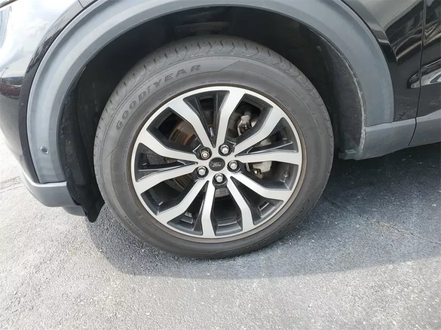 2020 Ford Explorer ST photo 1