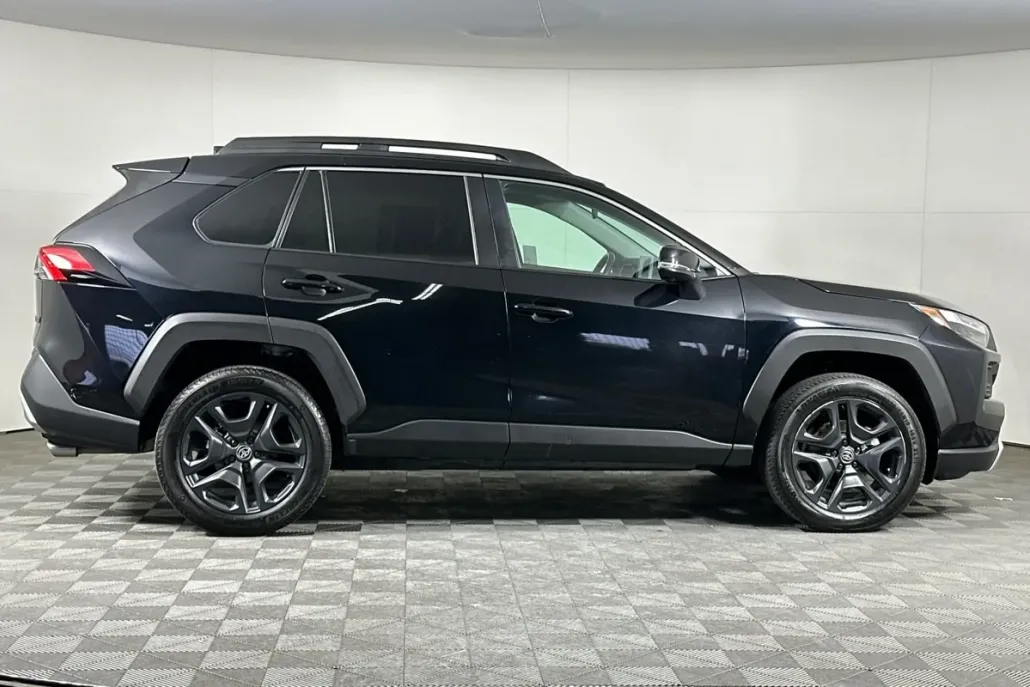 2023 Toyota RAV4 Adventure photo 1