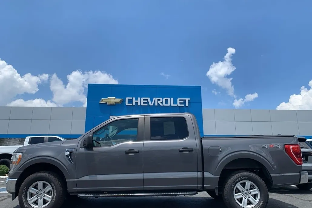 2022 Ford F-150 XL photo 1