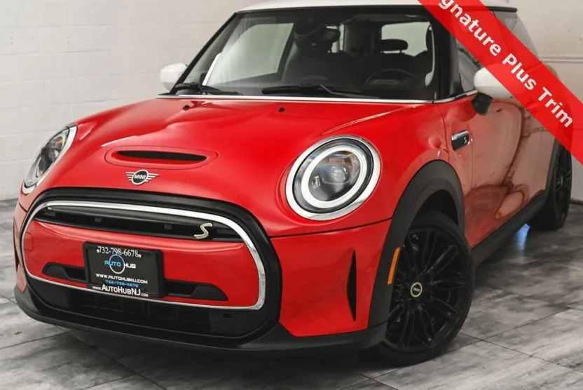 2023 Mini Cooper SE Signature photo 1