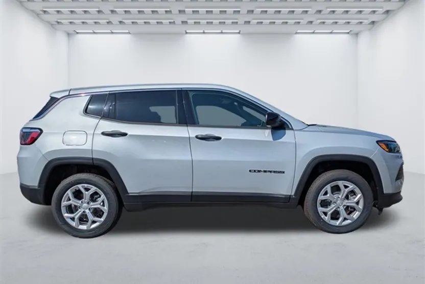 2024 Jeep Compass Sport photo 1