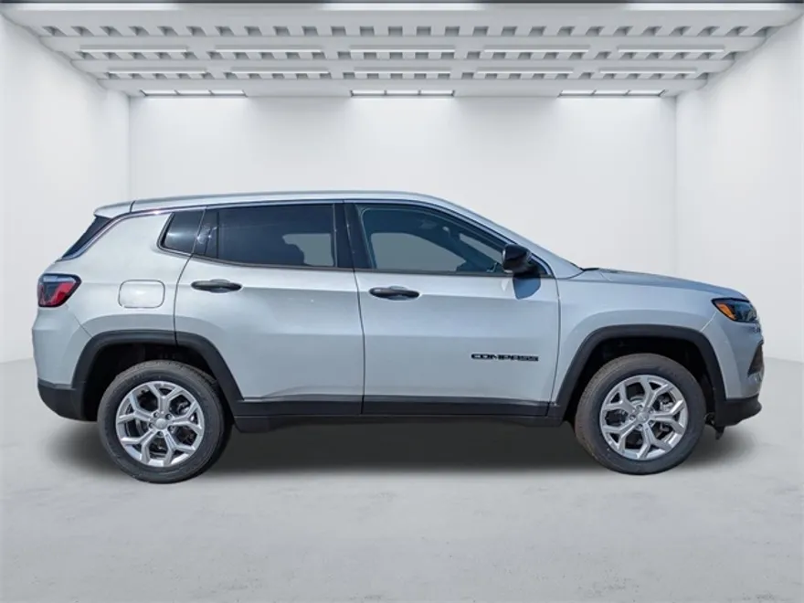 2024 Jeep Compass Sport photo 1
