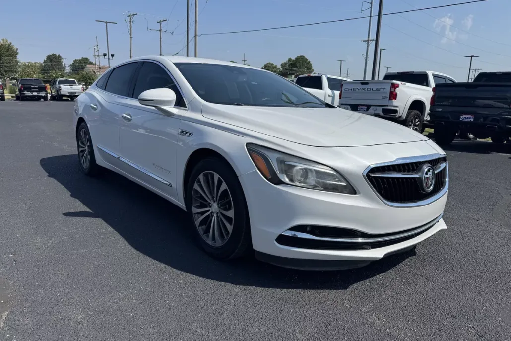 2017 Buick LaCrosse Premium photo 1