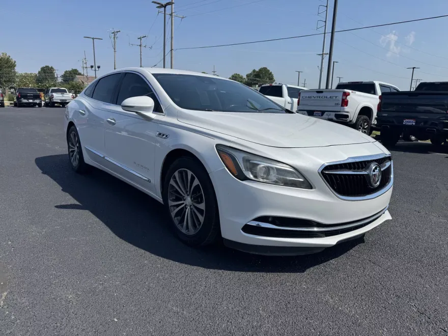 2017 Buick LaCrosse Premium photo 1