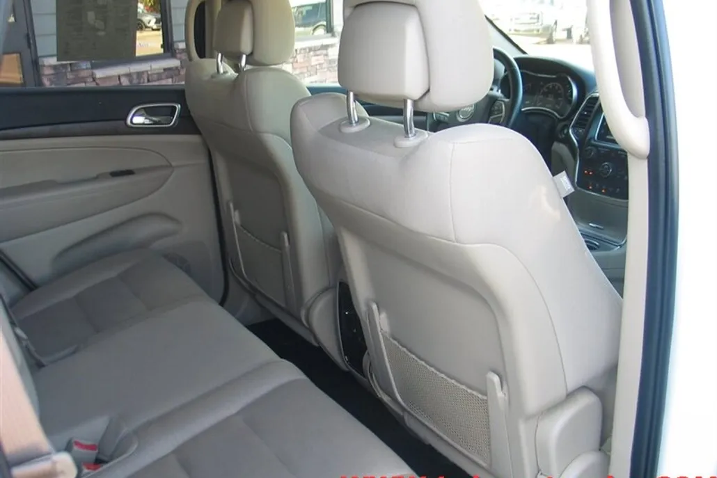 2017 Jeep Grand Cherokee Laredo photo 1