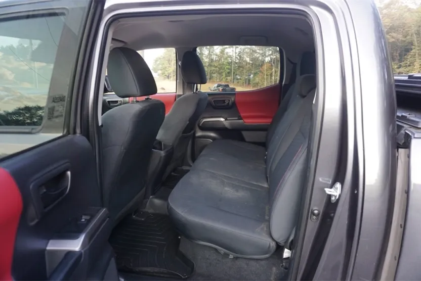 2022 Toyota Tacoma SR5 V6 photo 1