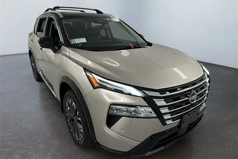 2026 Nissan Rogue Platinum photo 1