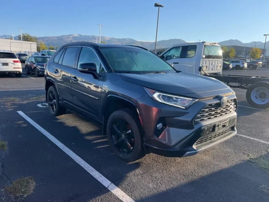 2020 Toyota RAV4 Hybrid XSE photo 1