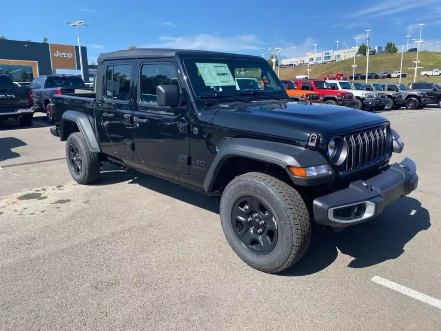 2025 Jeep Gladiator Sport photo 1