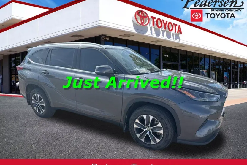 2022 Toyota Highlander XLE photo 1