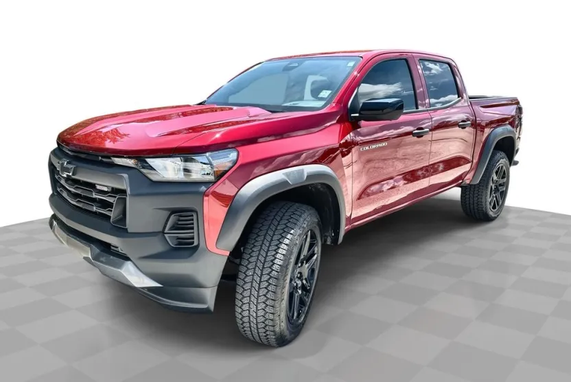 2024 Chevrolet Colorado photo 1