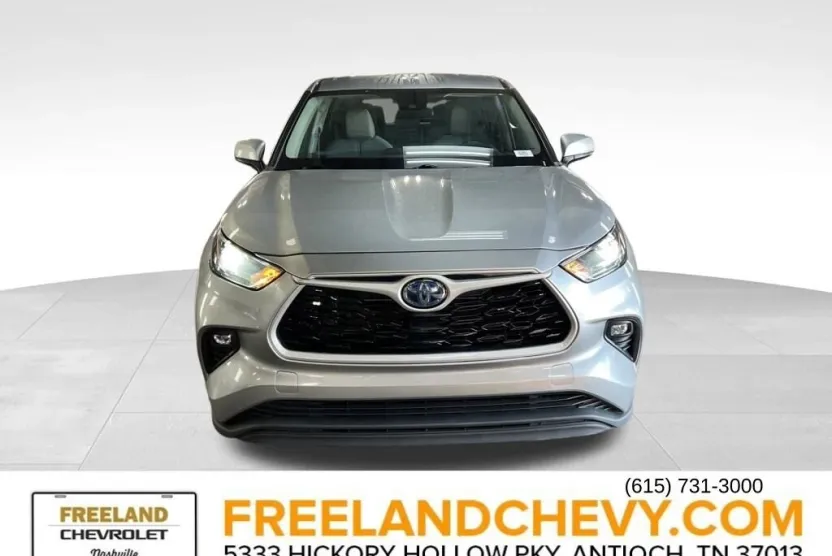 2023 Toyota Highlander Hybrid LE photo 1