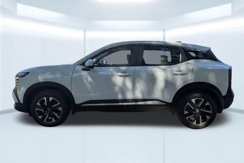 2025 Nissan Kicks SV photo 1