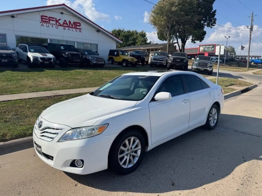 2011 Toyota Camry Base photo 1