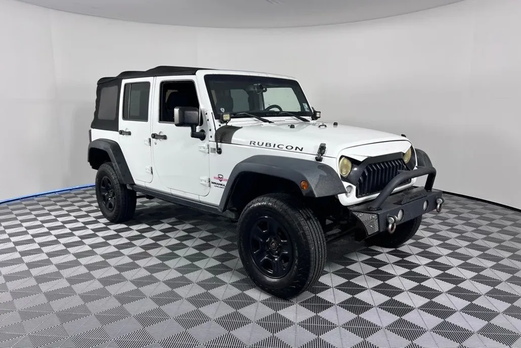 2015 Jeep Wrangler Unlimited Rubicon photo 1