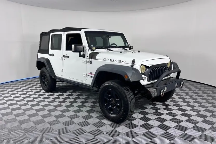 2015 Jeep Wrangler Unlimited Rubicon photo 1