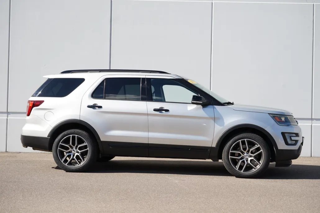 2017 Ford Explorer Sport photo 1