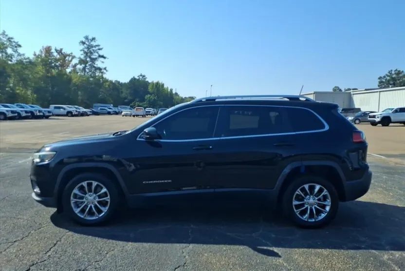 2019 Jeep Cherokee Latitude photo 1