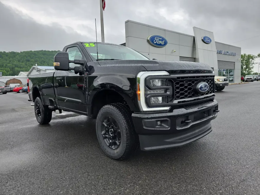 2025 Ford F-350 XL photo 1