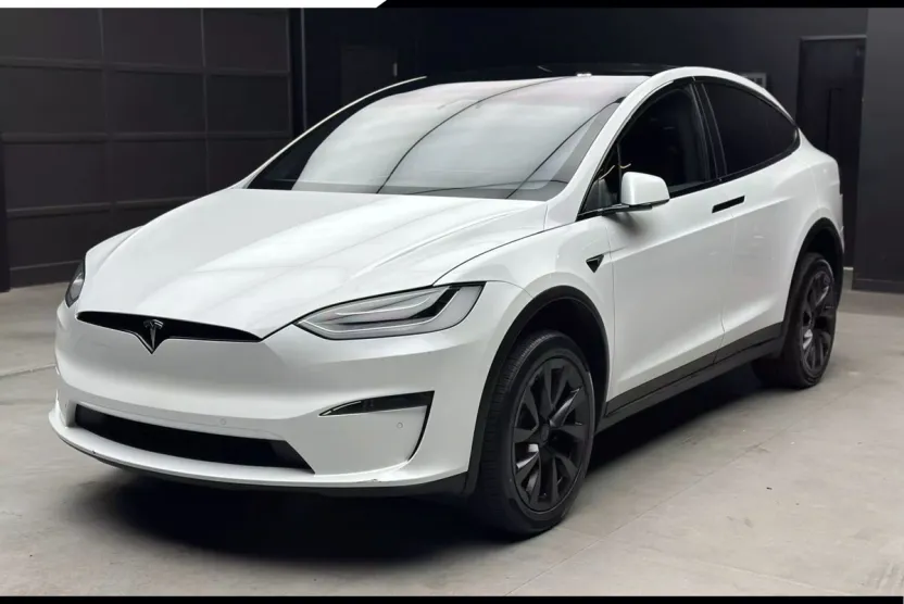 2022 Tesla Model X Plaid photo 1