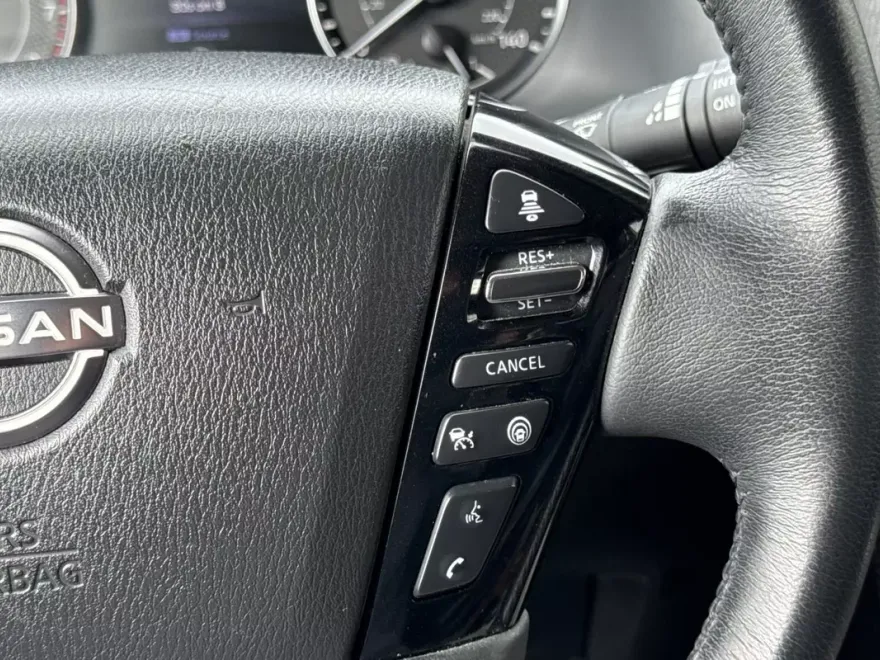 2023 Nissan Armada SL photo 39