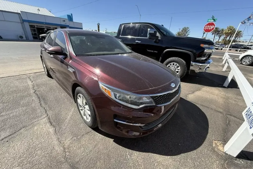2018 Kia Optima LX photo 1
