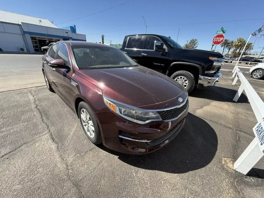 2018 Kia Optima LX photo 1
