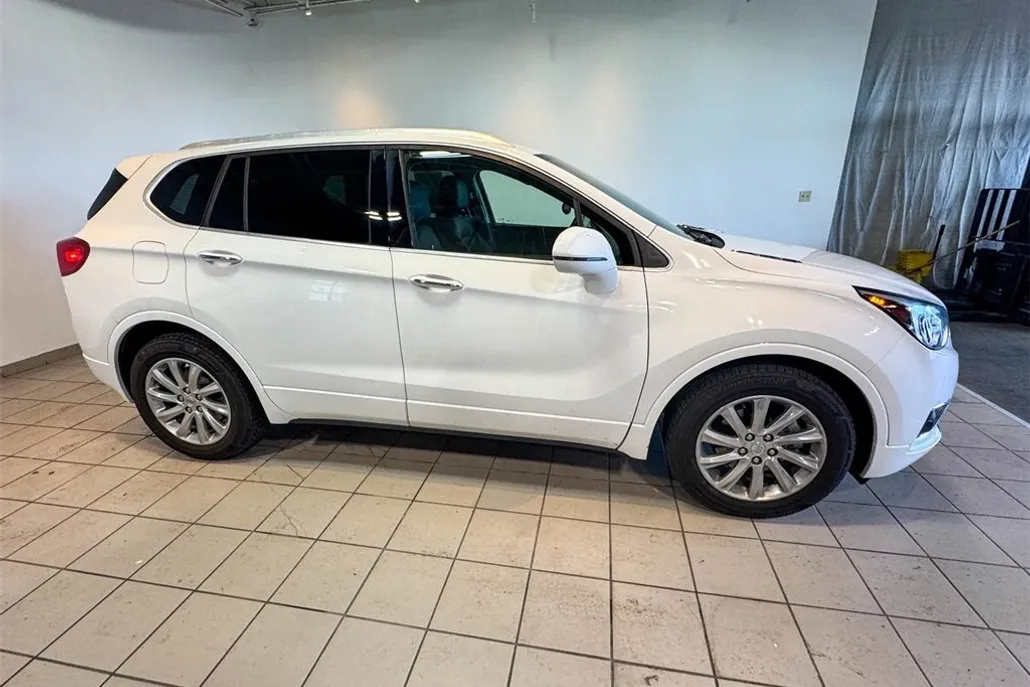 2020 Buick Envision Essence photo 1