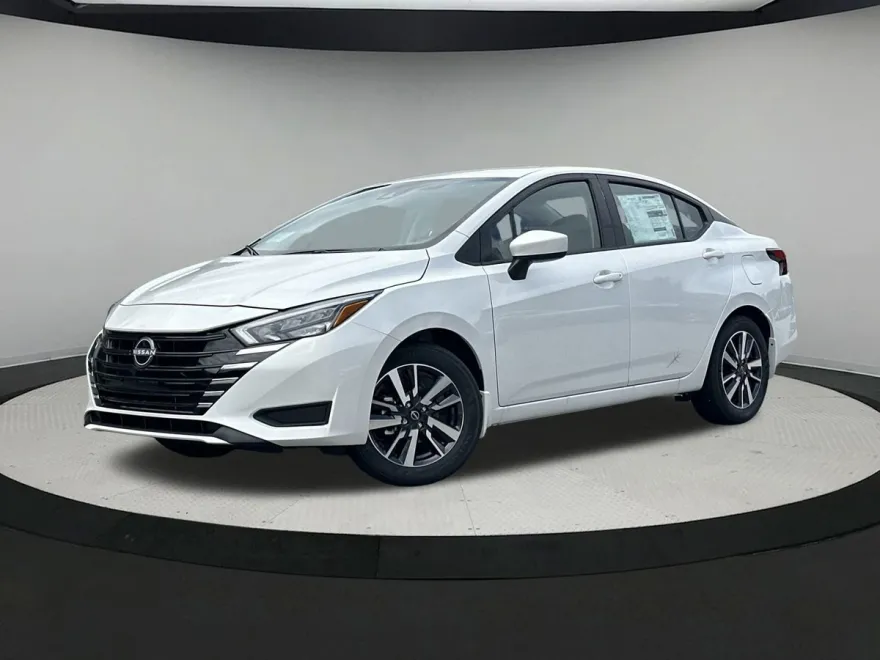 2025 Nissan Versa 1.6 SV photo 1