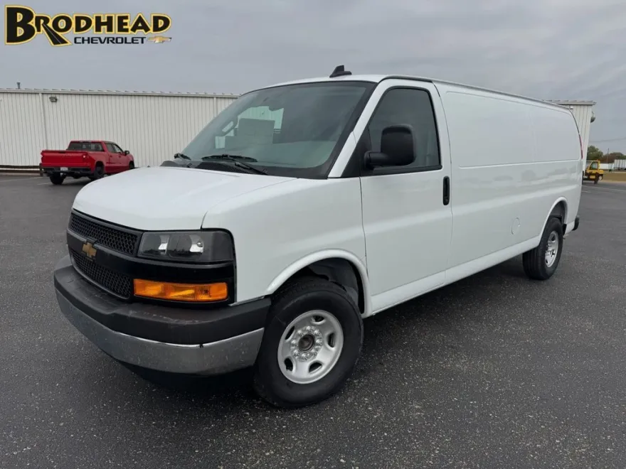 2025 Chevrolet Express Cargo 2500 photo 1