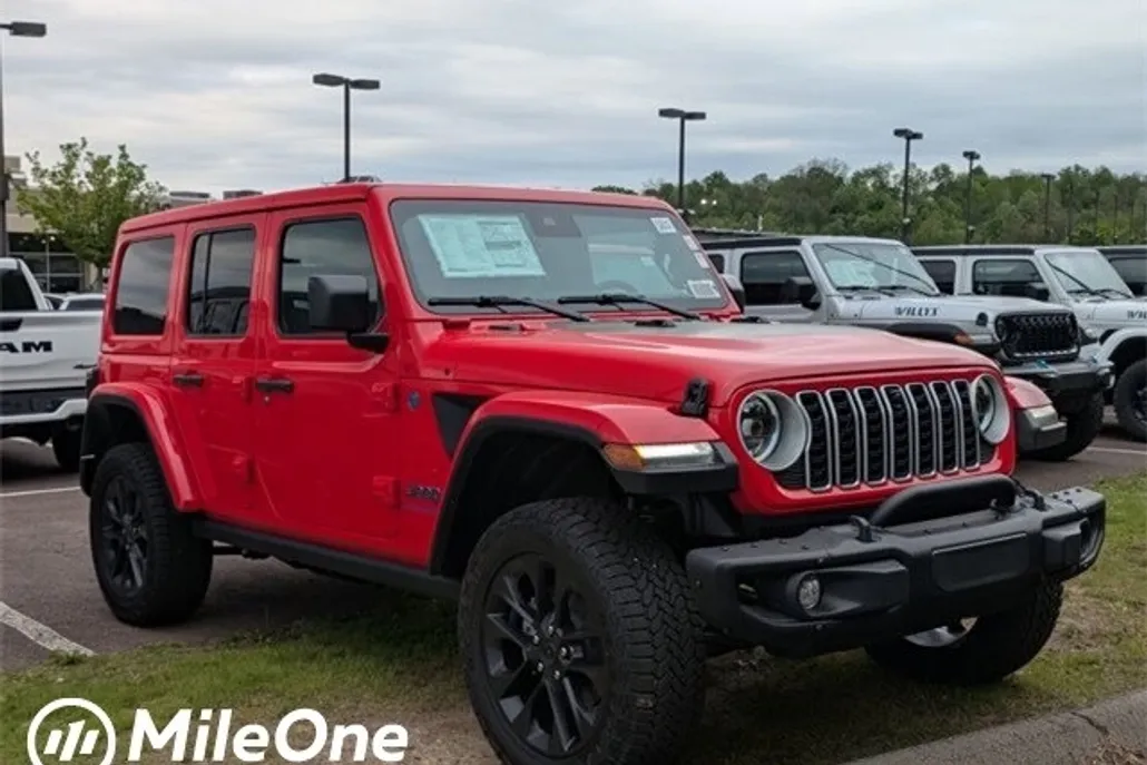 2025 Jeep Wrangler 4xe Sahara photo 1
