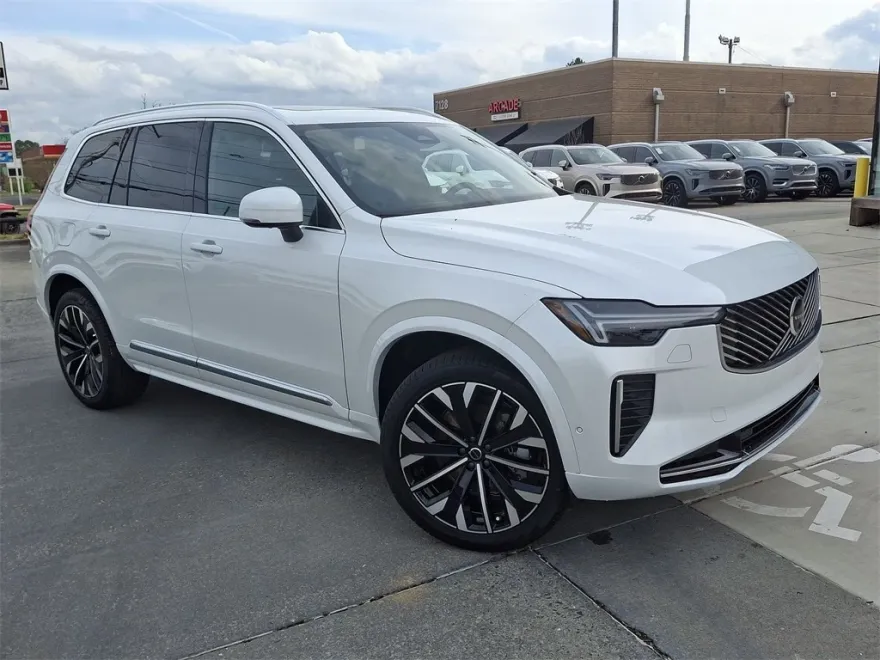 2025 Volvo XC90 Plus photo 1