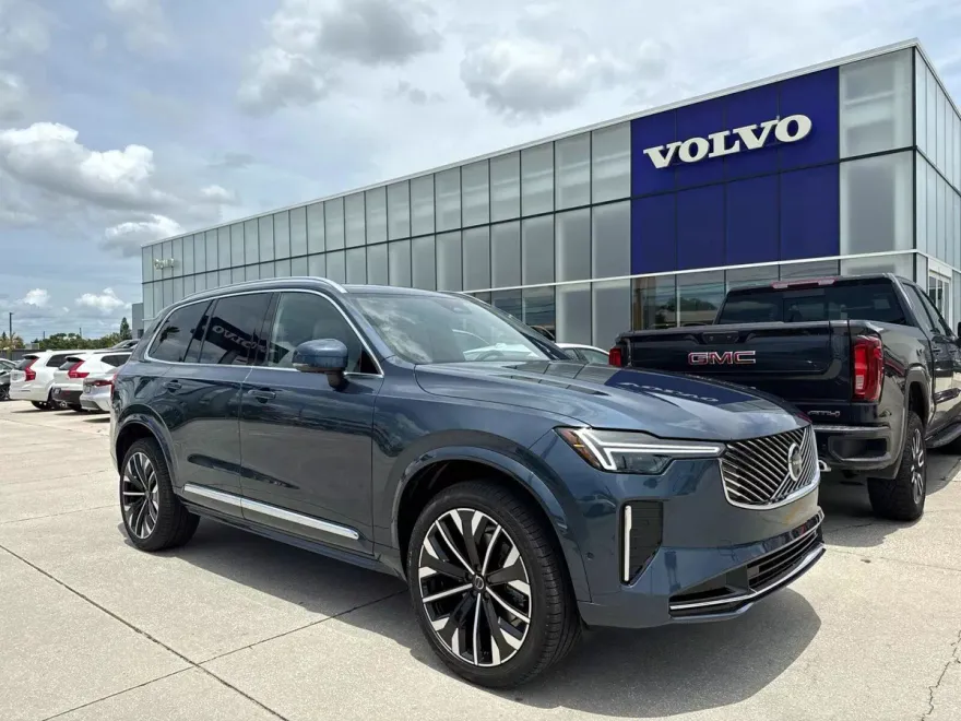 2026 Volvo XC90 Plus photo 1