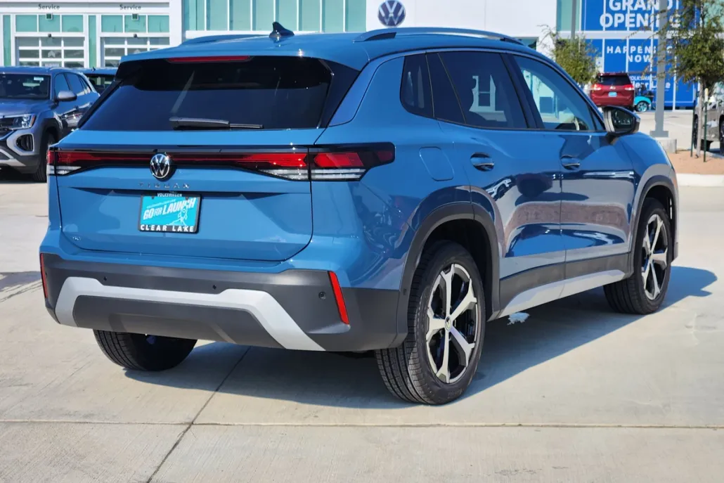 2025 Volkswagen Tiguan SE photo 1