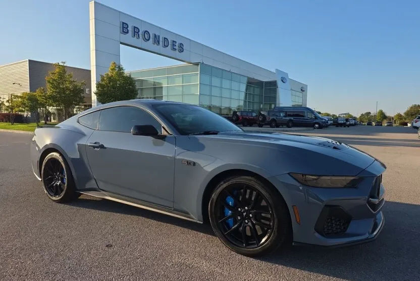 2024 Ford Mustang GT Premium photo 1