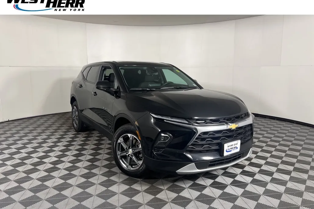 2023 Chevrolet Blazer 2LT photo 1