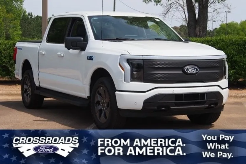 2025 Ford F-150 Lightning photo 1