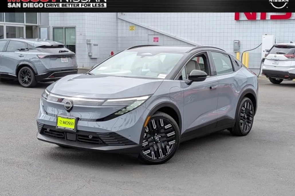 2026 Nissan Leaf photo 1