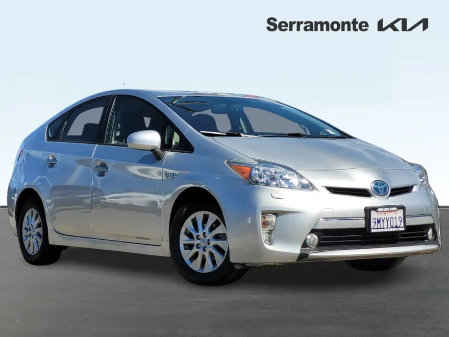 2013 Toyota Prius Plug-in Advanced photo 1